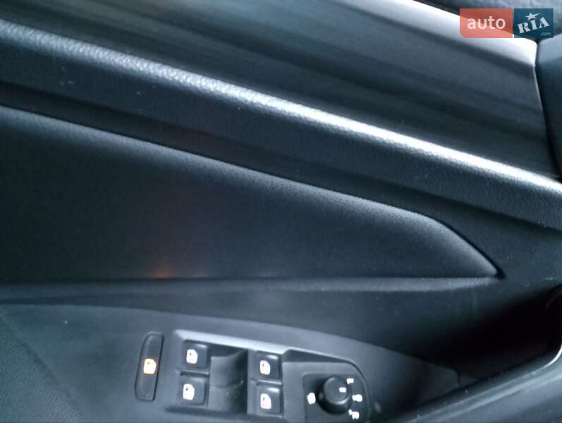 Седан Volkswagen Jetta 2018 в Рівному