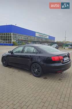 Седан Volkswagen Jetta 2011 в 