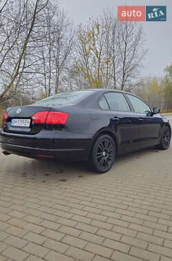 Седан Volkswagen Jetta 2011 в 