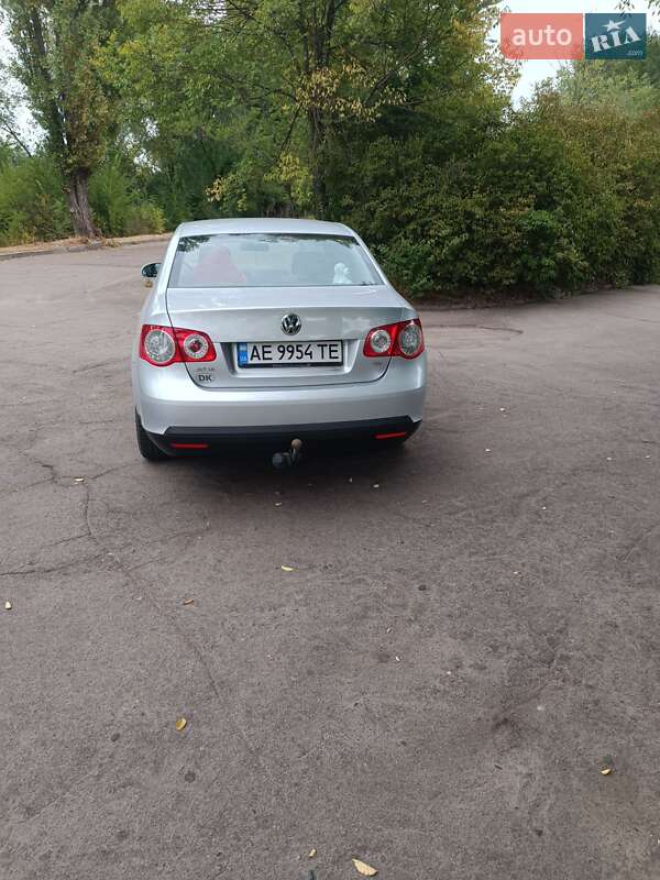 Седан Volkswagen Jetta 2005 в Верхньодніпровську