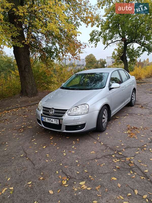 Седан Volkswagen Jetta 2005 в Верхньодніпровську