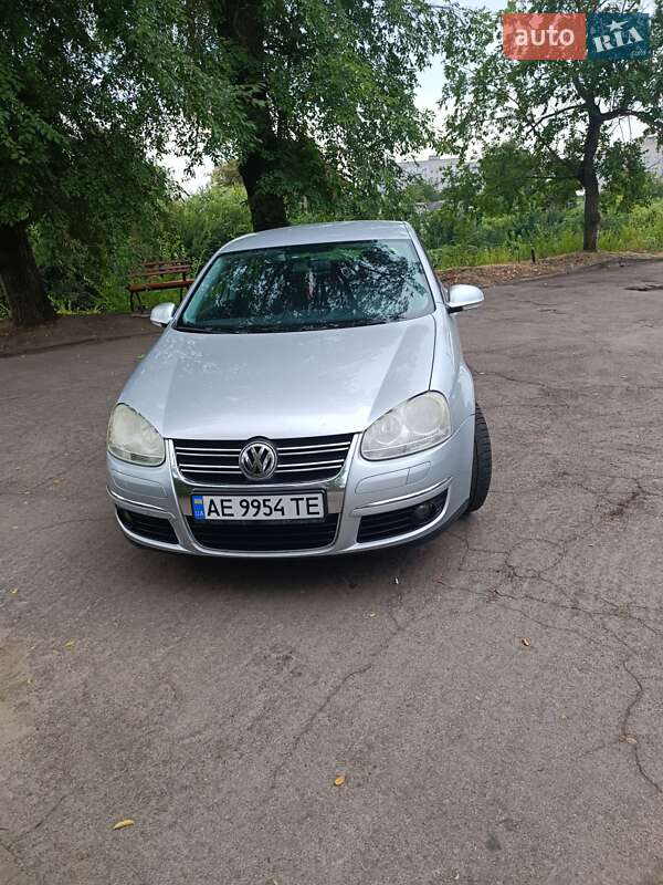 Седан Volkswagen Jetta 2005 в Верхньодніпровську
