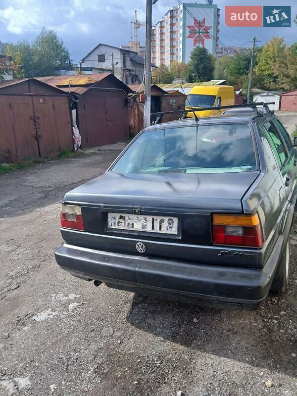 Седан Volkswagen Jetta 1990 в Львові