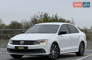 Седан Volkswagen Jetta 2015 в  фото 2 Седан Volkswagen Jetta 2015 в
