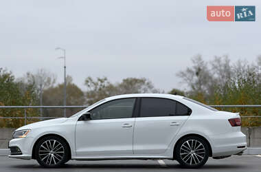 Седан Volkswagen Jetta 2015 в  фото 12 Седан Volkswagen Jetta 2015 в