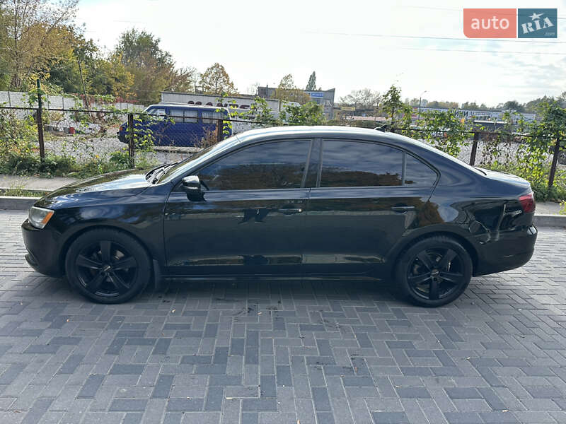 Седан Volkswagen Jetta 2012 в Дніпрі