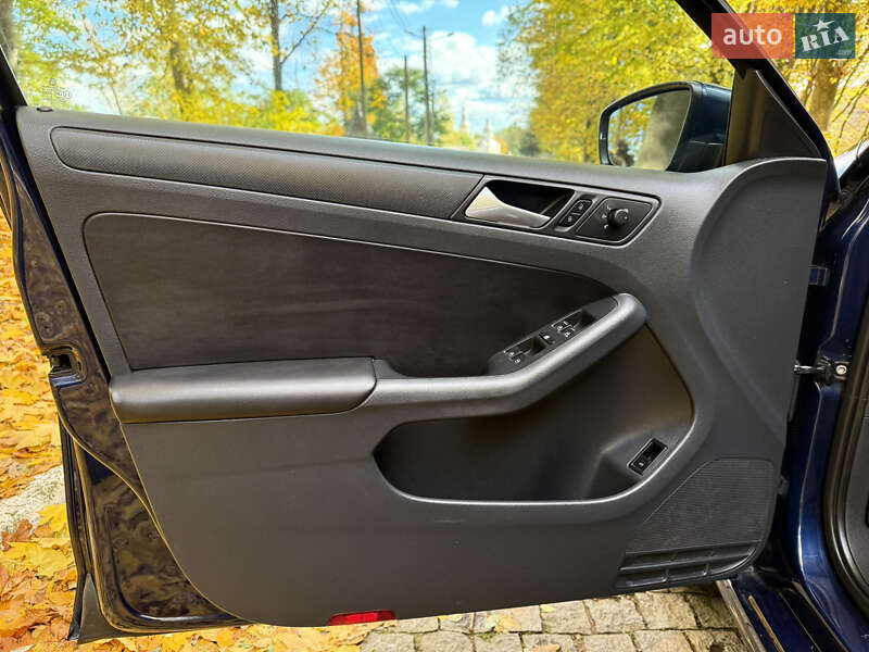 Седан Volkswagen Jetta 2014 в Черновцах фото 40 Седан Volkswagen Jetta 2014 в Черновцах