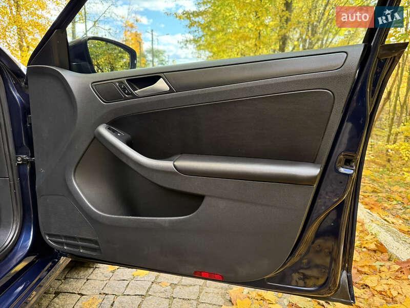 Седан Volkswagen Jetta 2014 в Черновцах фото 48 Седан Volkswagen Jetta 2014 в Черновцах