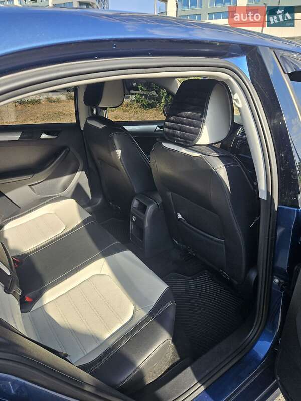 Седан Volkswagen Jetta 2017 в Дніпрі фото 13 Седан Volkswagen Jetta 2017 в Дніпрі