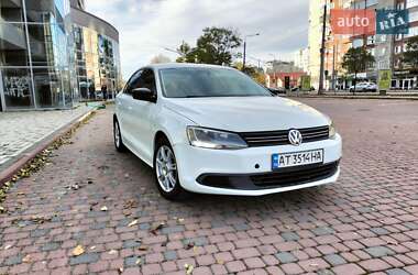 Седан Volkswagen Jetta 2014 в Ивано-Франковске