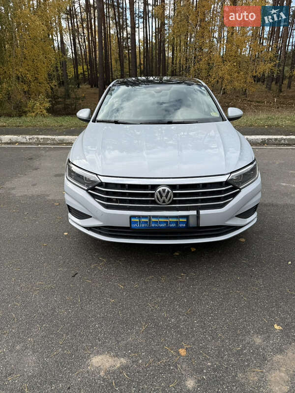 Седан Volkswagen Jetta 2018 в  фото Седан Volkswagen Jetta 2018 в