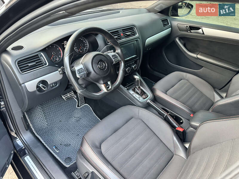 Седан Volkswagen Jetta 2013 в Одессе