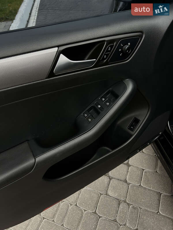 Седан Volkswagen Jetta 2014 в Днепре фото 20 Седан Volkswagen Jetta 2014 в Днепре