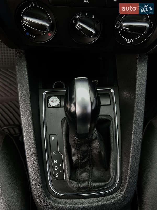 Седан Volkswagen Jetta 2014 в Днепре фото 32 Седан Volkswagen Jetta 2014 в Днепре