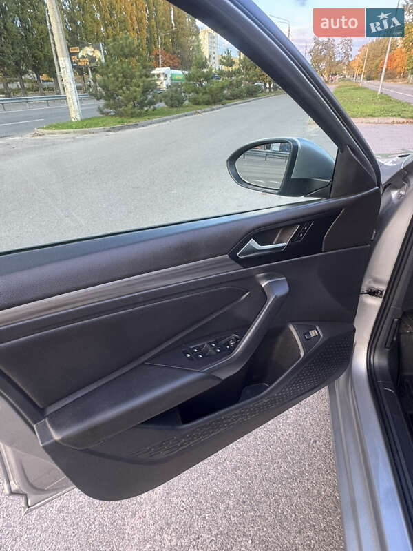 Седан Volkswagen Jetta 2019 в Черкассах