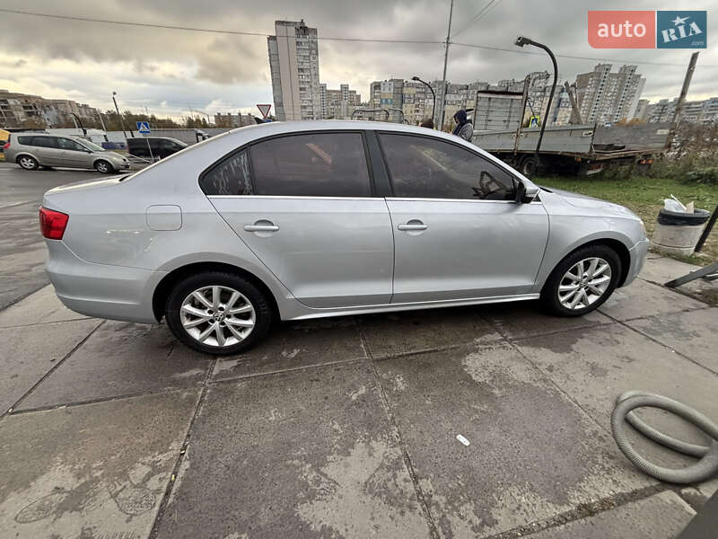 Седан Volkswagen Jetta 2012 в Києві фото 14 Седан Volkswagen Jetta 2012 в Києві