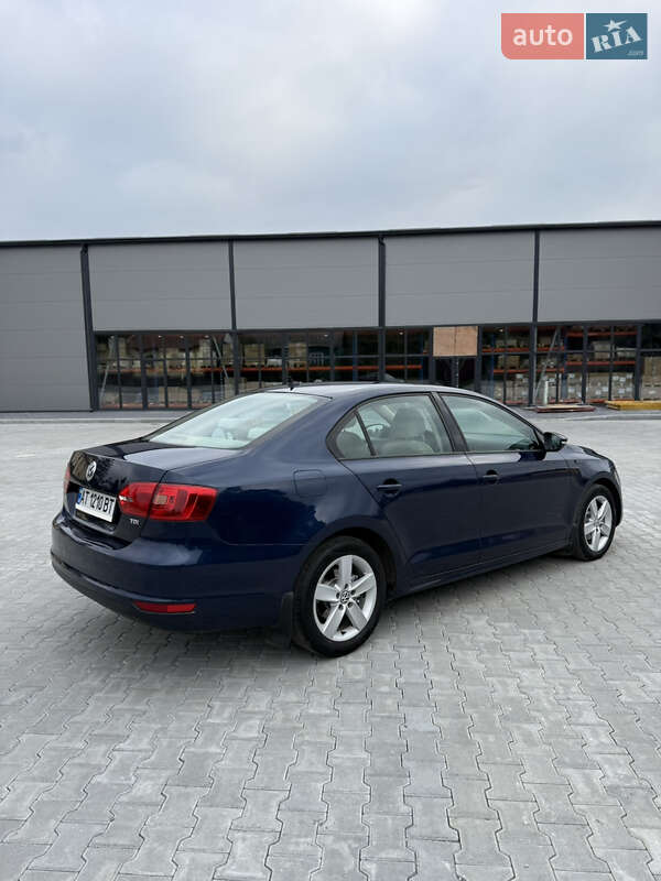 Седан Volkswagen Jetta 2011 в Калуше