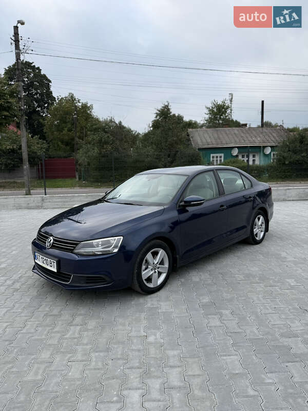 Седан Volkswagen Jetta 2011 в Калуше