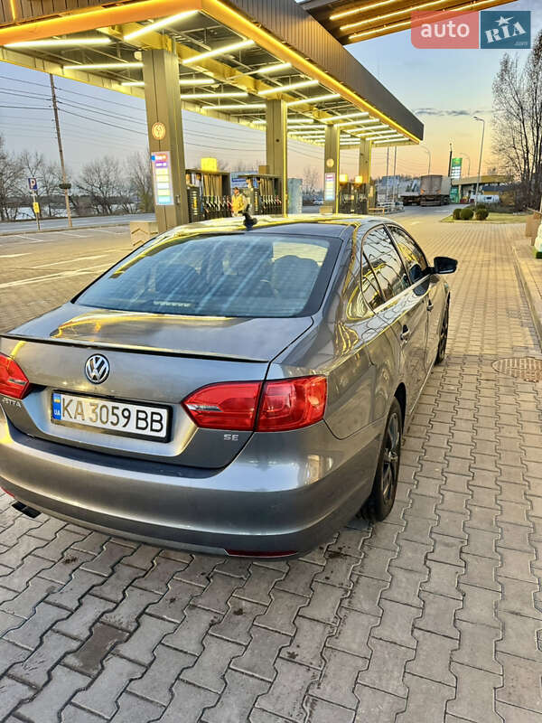 Седан Volkswagen Jetta 2013 в Киеве