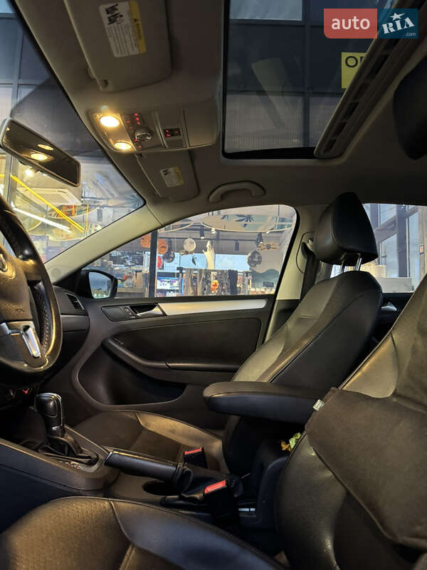 Седан Volkswagen Jetta 2013 в Киеве