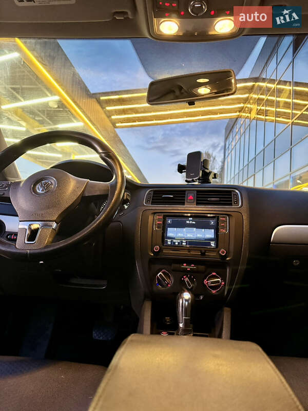 Седан Volkswagen Jetta 2013 в Киеве