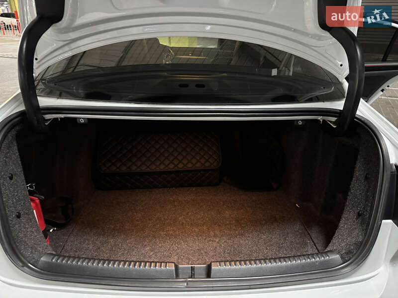 Седан Volkswagen Jetta 2017 в Киеве фото 8 Седан Volkswagen Jetta 2017 в Киеве