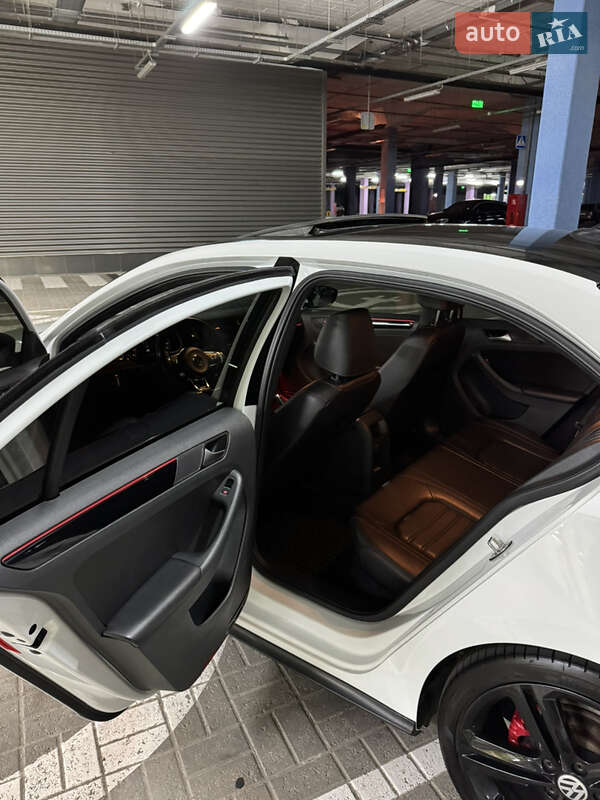 Седан Volkswagen Jetta 2017 в Киеве фото 13 Седан Volkswagen Jetta 2017 в Киеве