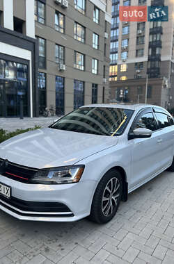 Седан Volkswagen Jetta 2016 в  фото 3 Седан Volkswagen Jetta 2016 в