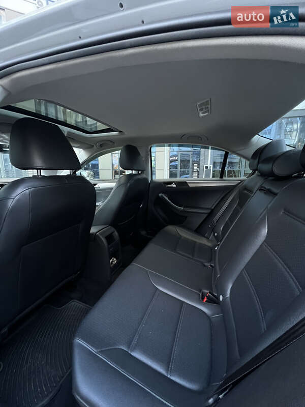 Седан Volkswagen Jetta 2016 в Ірпені фото 9 Седан Volkswagen Jetta 2016 в Ірпені