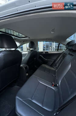 Седан Volkswagen Jetta 2016 в  фото 9 Седан Volkswagen Jetta 2016 в