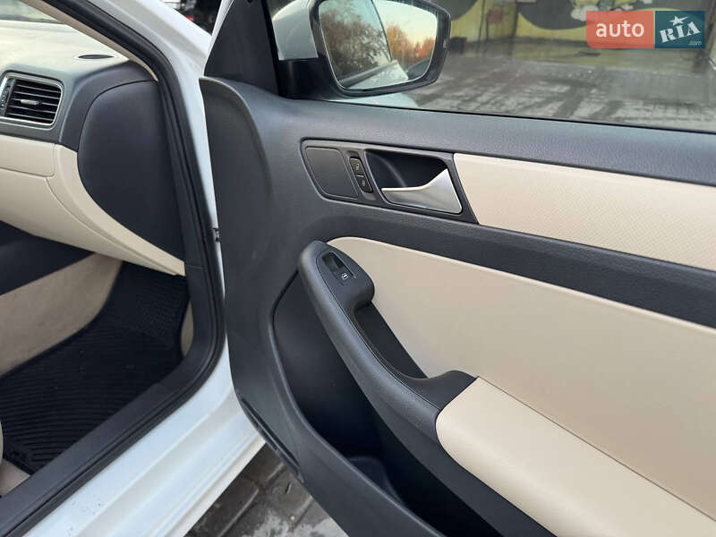 Седан Volkswagen Jetta 2012 в Вінниці