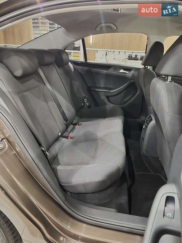 Седан Volkswagen Jetta 2013 в Киеве фото 30 Седан Volkswagen Jetta 2013 в Киеве