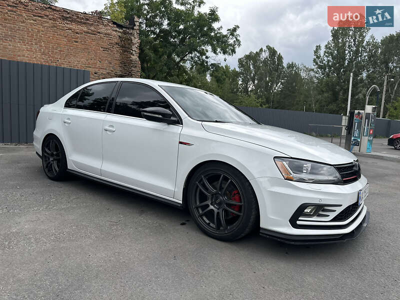 Седан Volkswagen Jetta 2017 в Полтаві фото Седан Volkswagen Jetta 2017 в Полтаві
