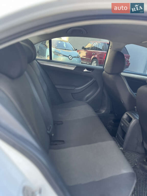 Седан Volkswagen Jetta 2016 в Тернополе фото 11 Седан Volkswagen Jetta 2016 в Тернополе