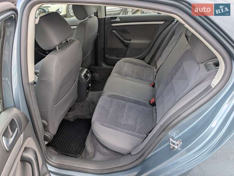 Седан Volkswagen Jetta 2006 в Ровно фото 32 Седан Volkswagen Jetta 2006 в Ровно