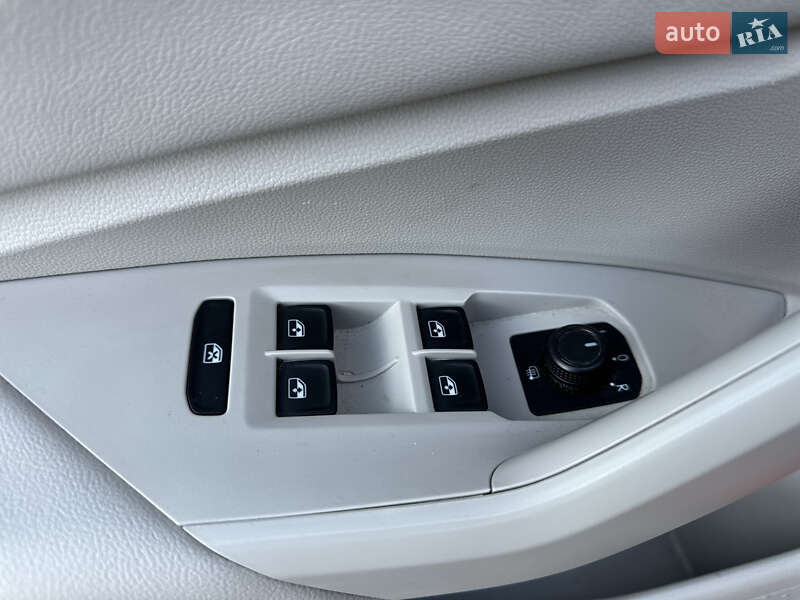 Седан Volkswagen Jetta 2019 в Киеве фото 11 Седан Volkswagen Jetta 2019 в Киеве