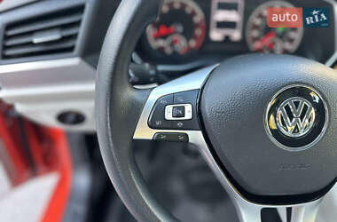 Седан Volkswagen Jetta 2019 в  фото 14 Седан Volkswagen Jetta 2019 в