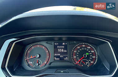 Седан Volkswagen Jetta 2019 в  фото 17 Седан Volkswagen Jetta 2019 в