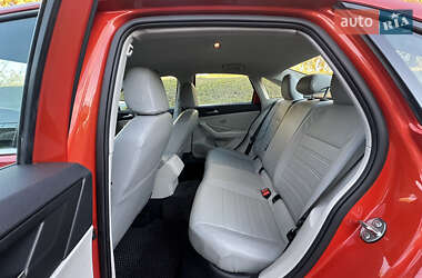 Седан Volkswagen Jetta 2019 в  фото 26 Седан Volkswagen Jetta 2019 в