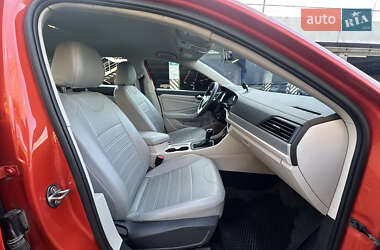 Седан Volkswagen Jetta 2019 в  фото 35 Седан Volkswagen Jetta 2019 в