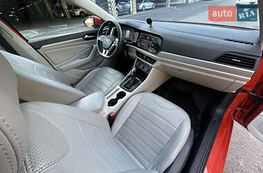 Седан Volkswagen Jetta 2019 в  фото 36 Седан Volkswagen Jetta 2019 в