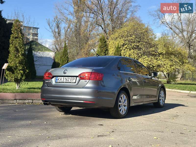 Седан Volkswagen Jetta 2013 в Киеве