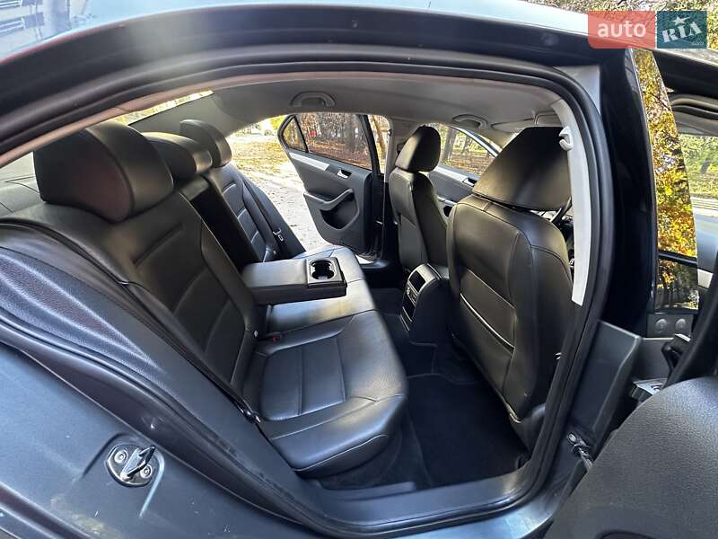 Седан Volkswagen Jetta 2013 в Киеве