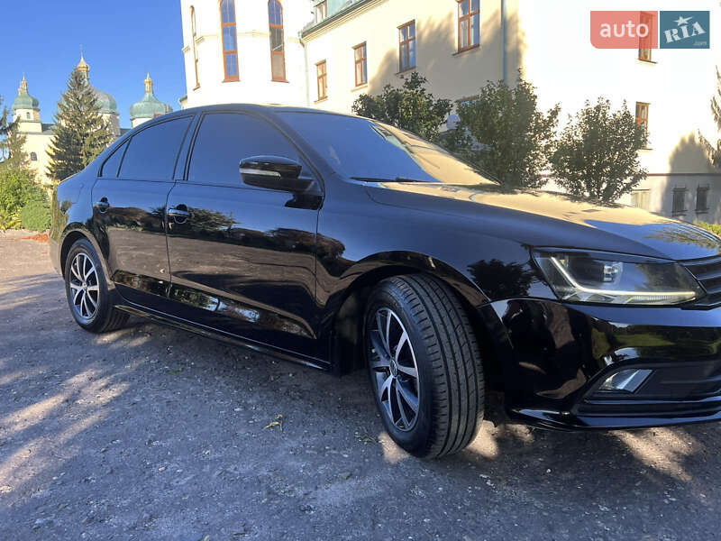 Седан Volkswagen Jetta 2012 в Золочеві