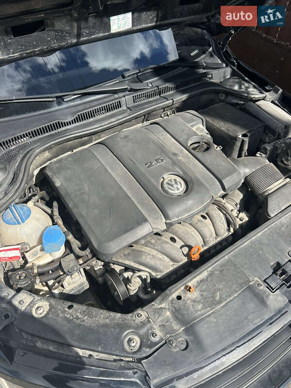 Седан Volkswagen Jetta 2012 в Золочеві