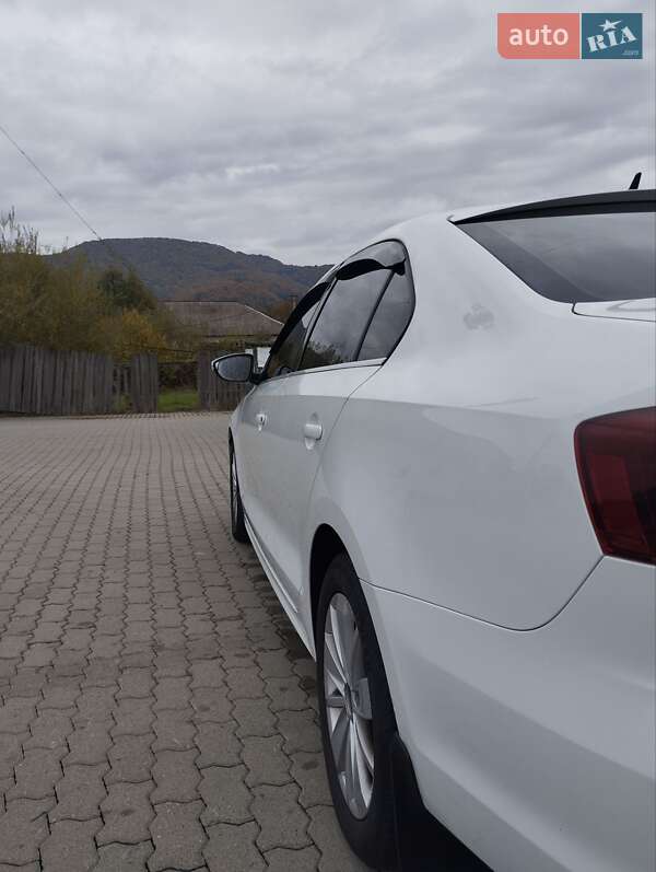 Седан Volkswagen Jetta 2016 в Сваляві