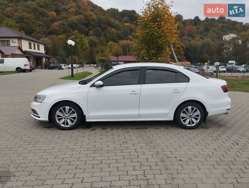 Седан Volkswagen Jetta 2016 в Сваляві