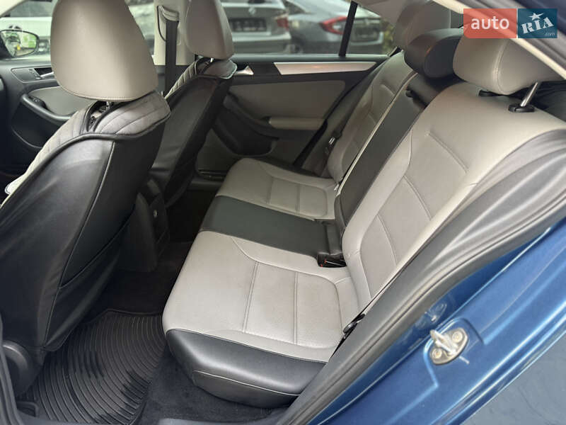Седан Volkswagen Jetta 2015 в Одессе фото 40 Седан Volkswagen Jetta 2015 в Одессе