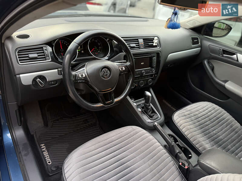 Седан Volkswagen Jetta 2015 в Одессе фото 43 Седан Volkswagen Jetta 2015 в Одессе