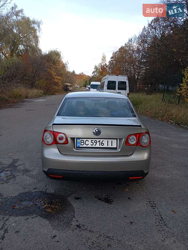 Седан Volkswagen Jetta 2006 в Львове